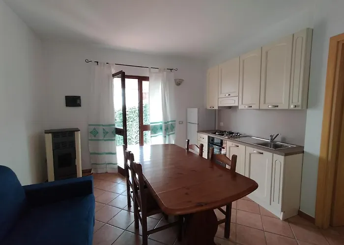 Pittulongu, trilocale vista mare
